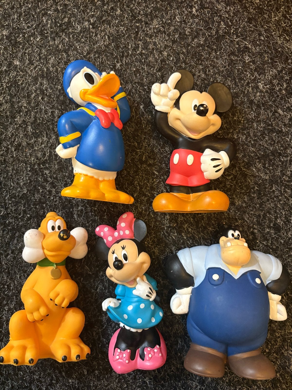 Disney figuren set: Mickey, Minnie, Donald, Pluto, Goofy, Verzamelen, Ophalen of Verzenden, Donald Duck, Gebruikt, Beeldje of Figuurtje