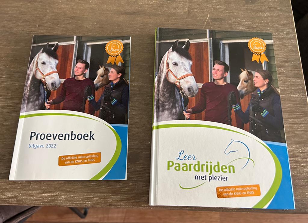 Leer paardrijden met plezier (boek en proevenboek) KNHS FNRS, Ophalen of Verzenden, Nieuw, Overige onderwerpen