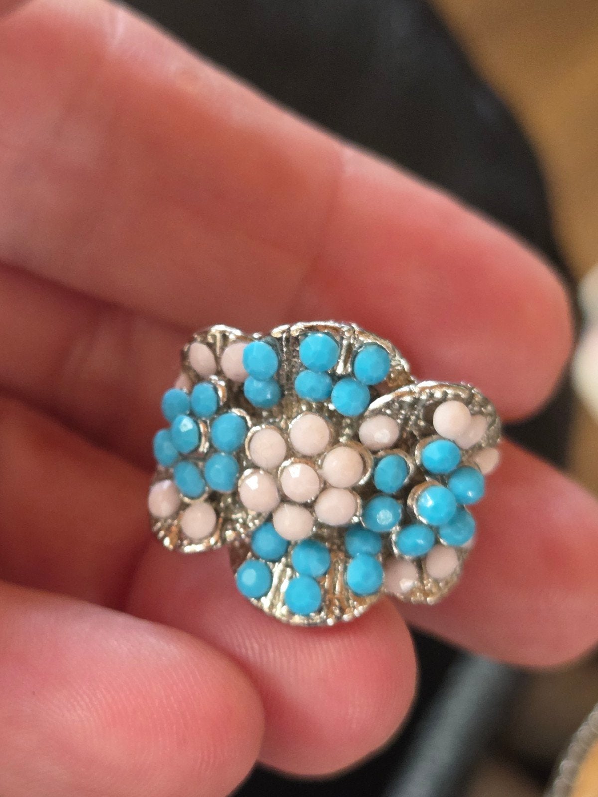 Verstelbare ring met blauwe en roze accenten, maat 17/19, Overige materialen, Overige kleuren, Nieuw, Ophalen of Verzenden