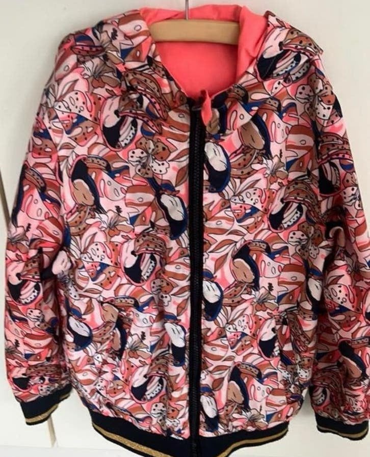 Zgan orange stars 140 2zijdig te dragen, toekan print, Kinderen en Baby's, Kinderkleding | Maat 140, Ophalen of Verzenden, Zo goed als nieuw