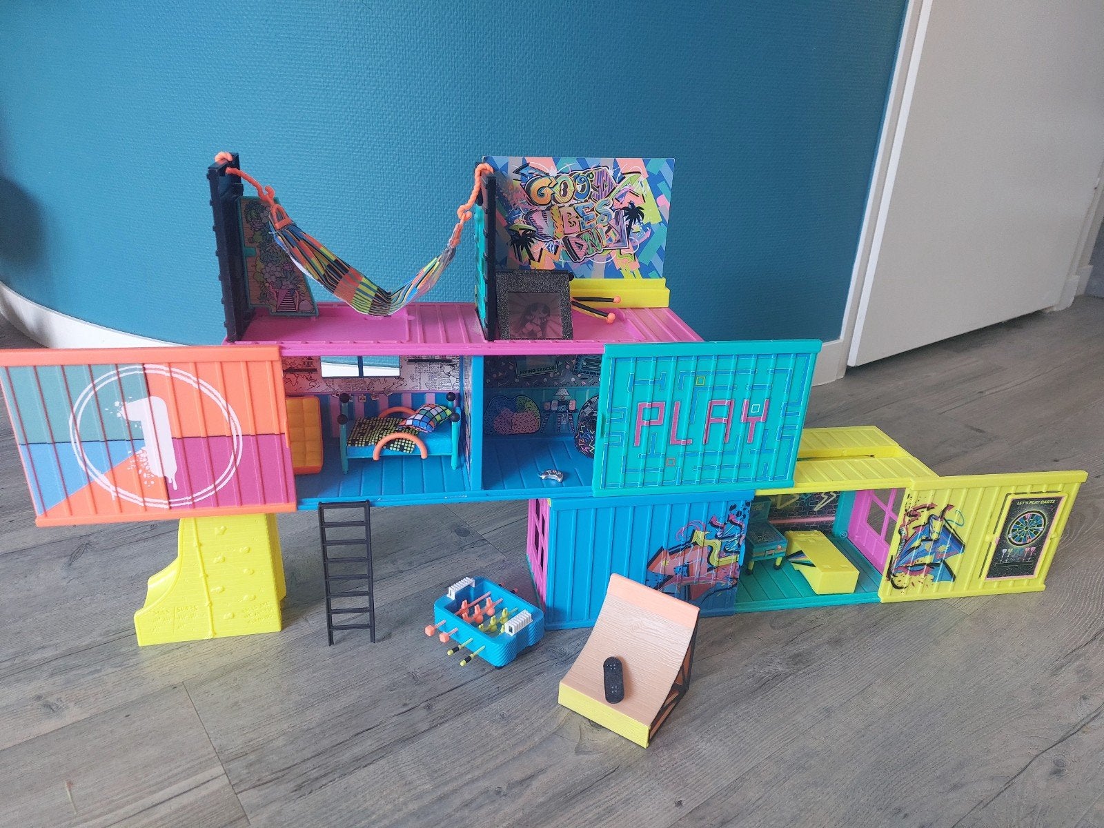 L.O.L. Surprise! Speelhuis met poppen en accessoires, Ophalen, Zo goed als nieuw, Meisje