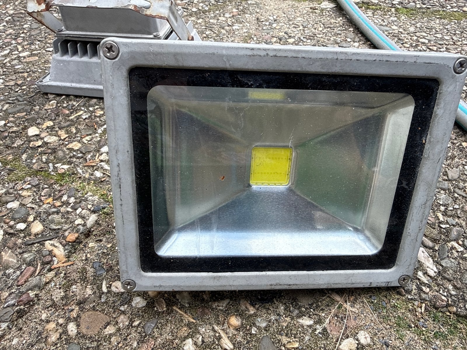 Set van 3 LED breedstralers / bouwlampen, Ophalen of Verzenden, Gebruikt, 50 tot 200 watt, Lamp met armatuur