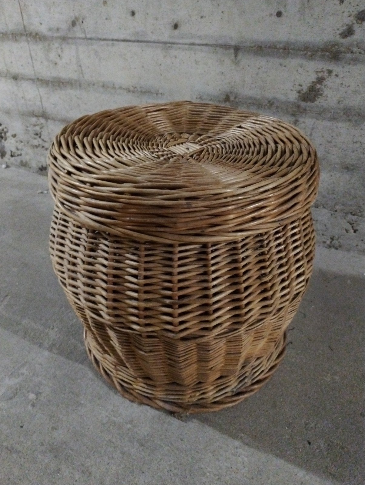 Rotan mand met deksel, Ophalen, Gebruikt, Gevlochten, Mand