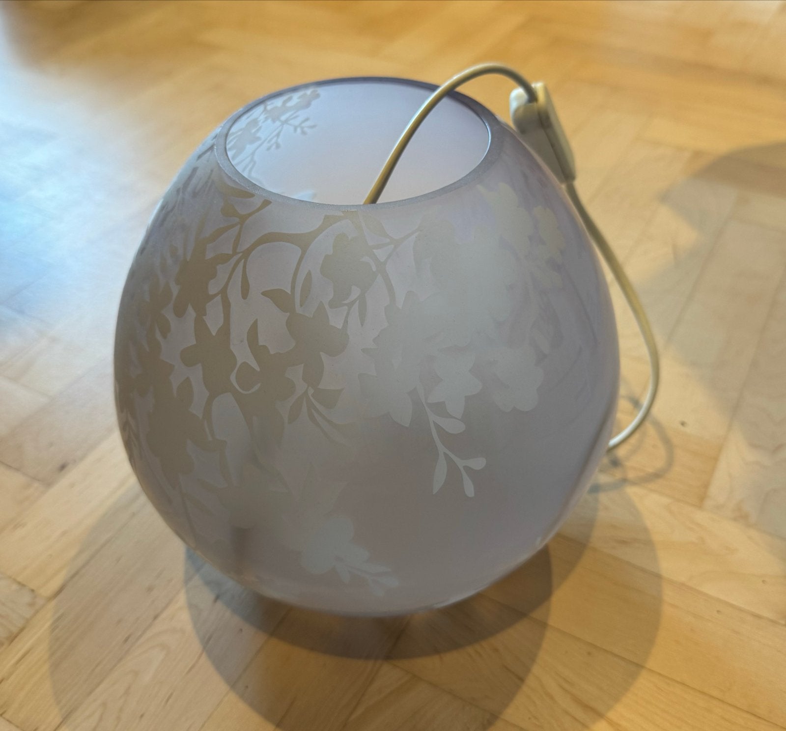 Grote knubbig lamp IKEA - Melkglas met bloemmotief, Ophalen, Wit, Gebruikt, IKEA