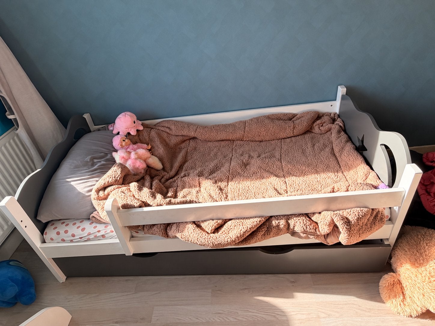 Gratis peuterbedje met lade, Kinderen en Baby's, Ophalen, Gebruikt, 70 tot 85 cm, 140 tot 160 cm