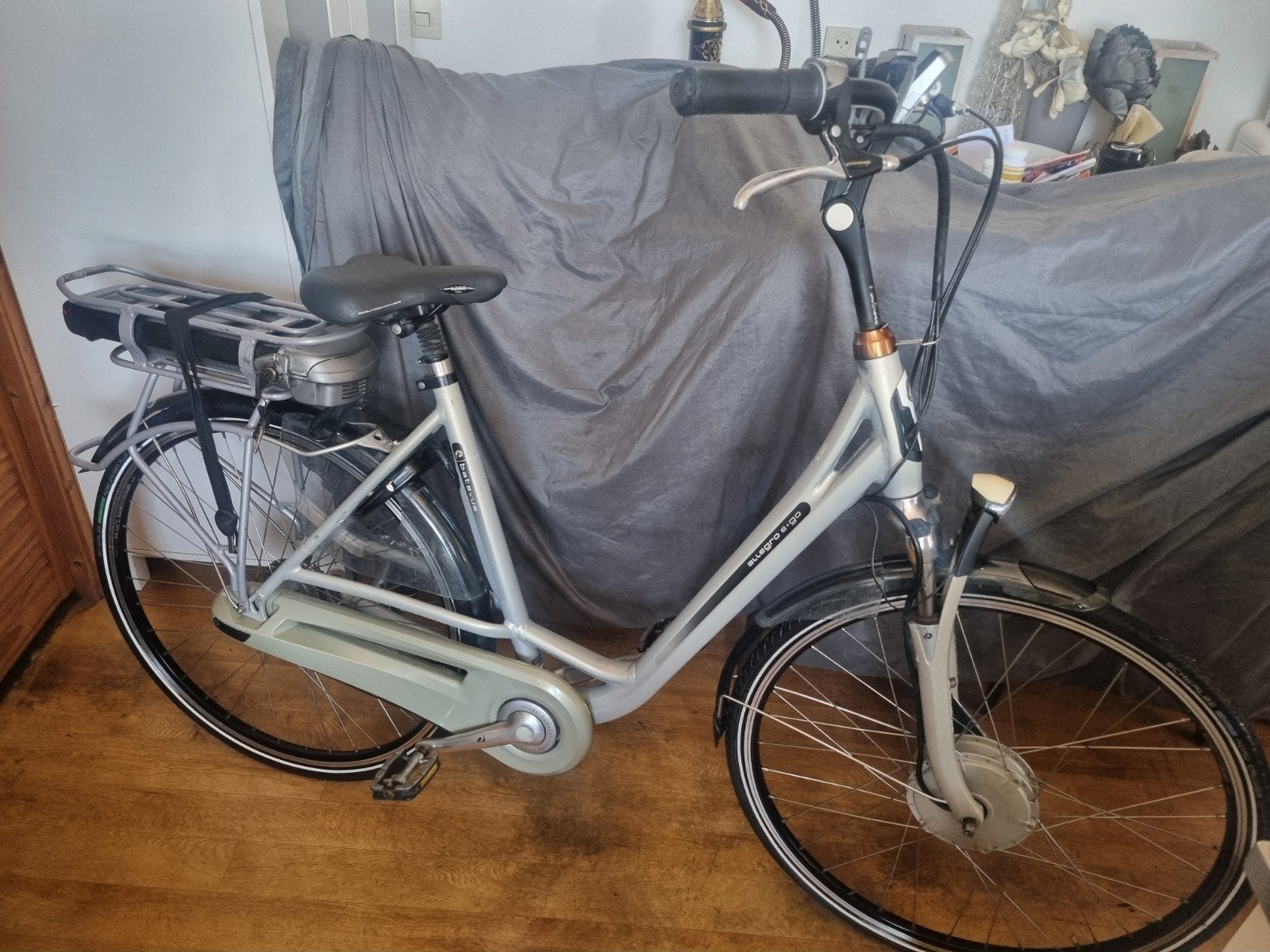 28 inch Batavus Allegro e.go dames elektrische fiets., Fietsen en Brommers, Elektrische fietsen, Ophalen, Zo goed als nieuw, Batavus
