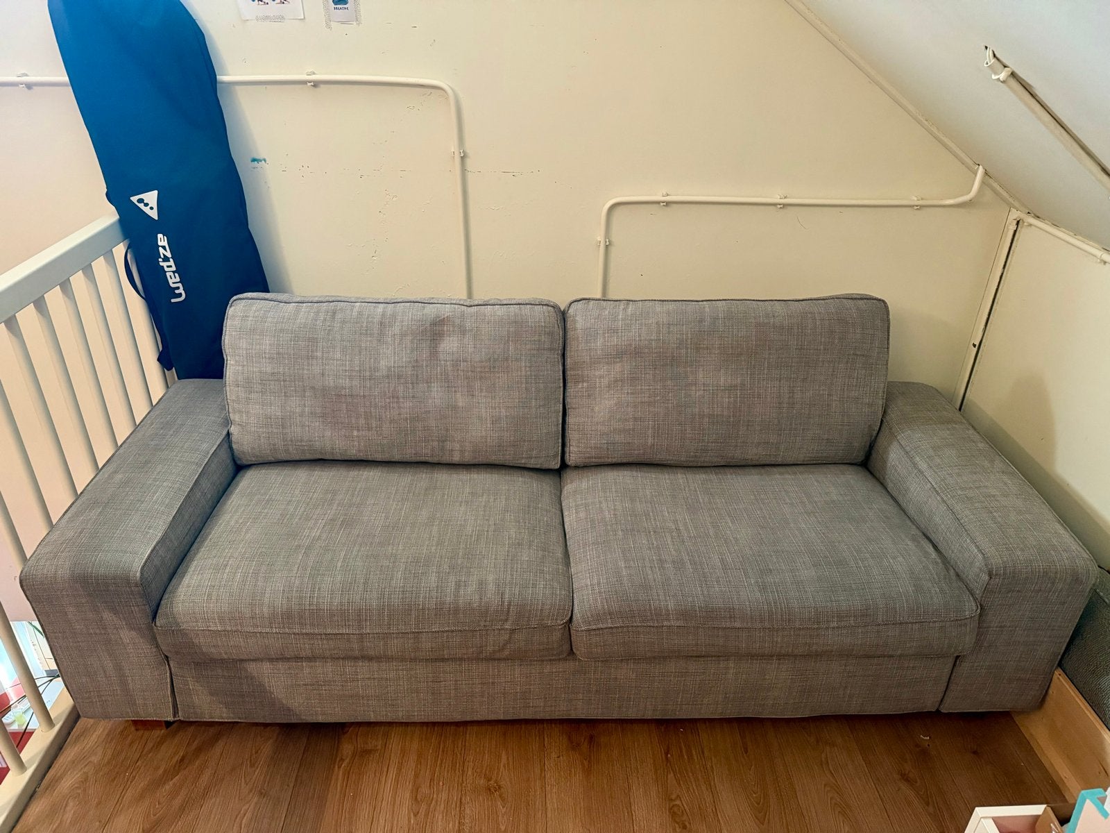 Lichtgrijze IKEA bankstel met hocker, Ophalen, Tweepersoons, 75 tot 100 cm, Zo goed als nieuw