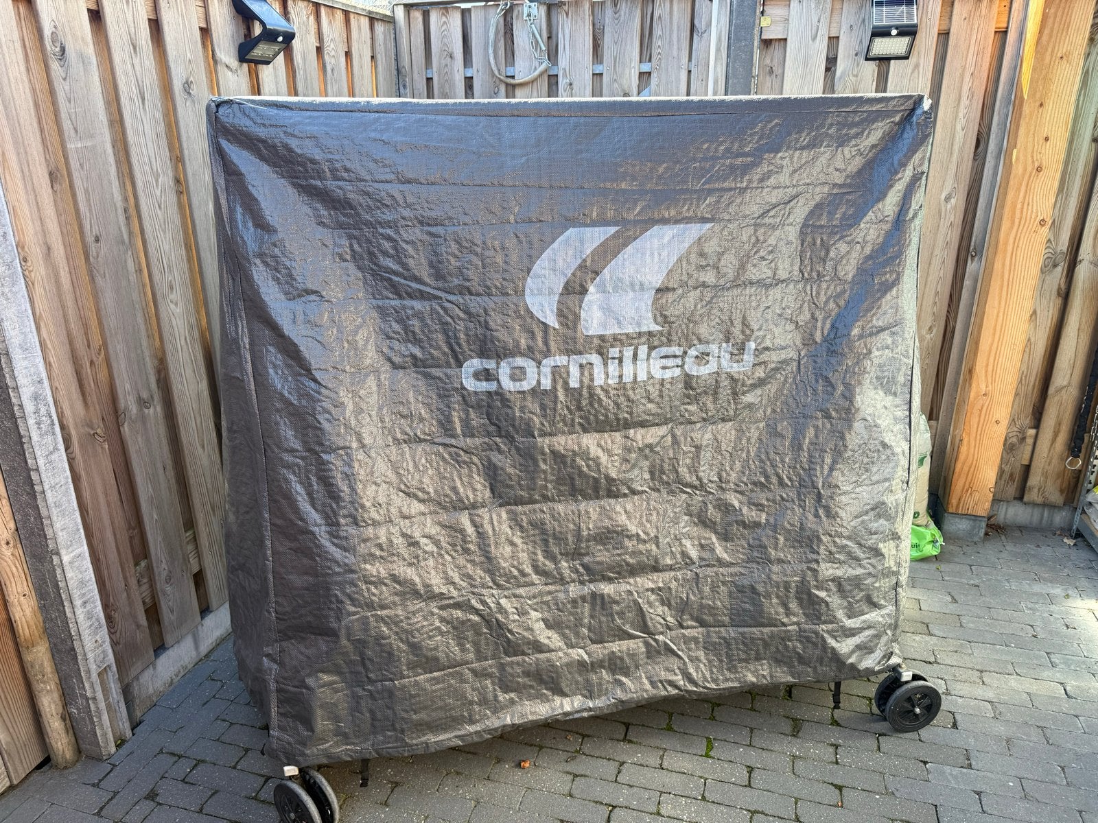 Cornilleau Tafeltennistafel Outdoor met hoes en accessoires, Sport en Fitness, Tafeltennis, Ophalen, Gebruikt, Tafel Outdoor, Inklapbaar