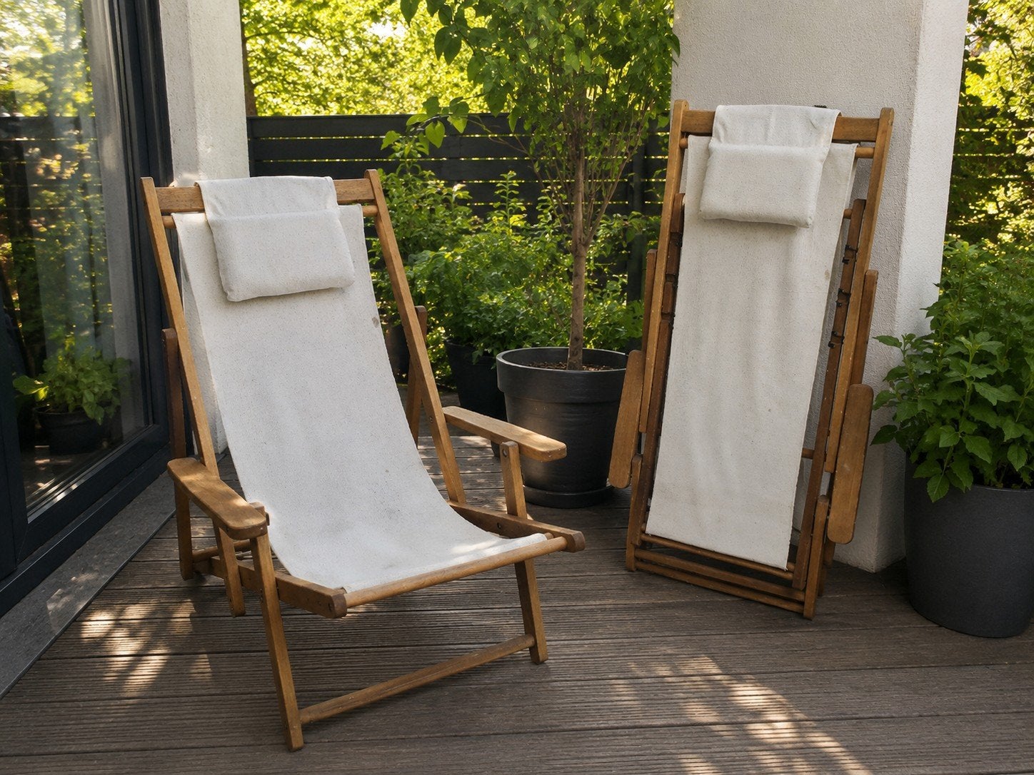 2x houten verstelbare ligstoel / deckchair met kussen, Ophalen, Gebruikt