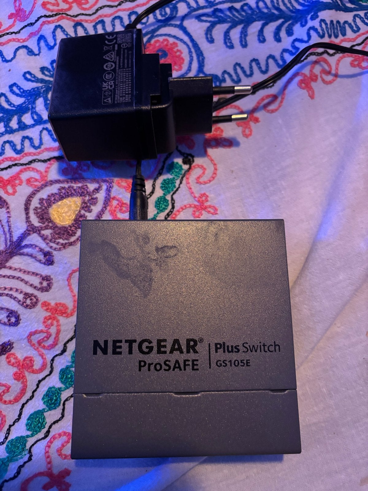 NETGEAR ProSAFE GS105E Plus Switch - 5-poorts Gigabit, Ophalen of Verzenden, Gebruikt