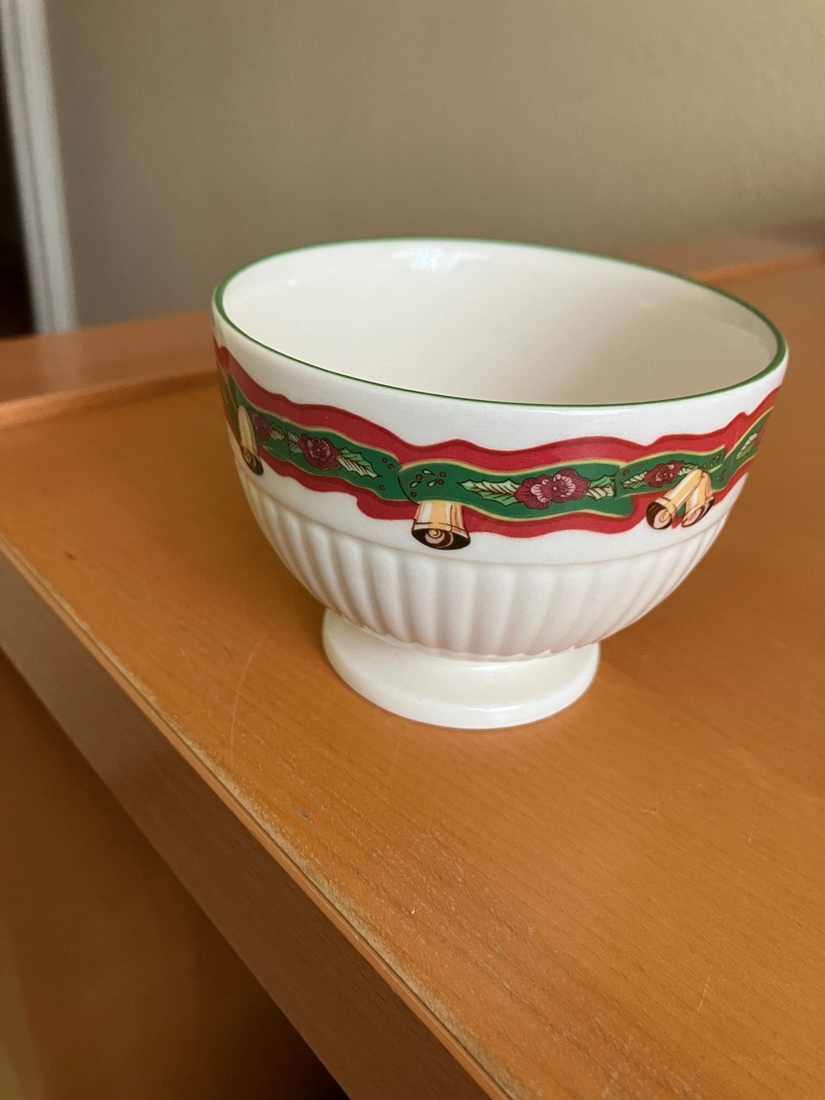 Suikerkom Wedgwood Christmas Time, Ophalen of Verzenden, Zo goed als nieuw, Porselein, Kom(men)