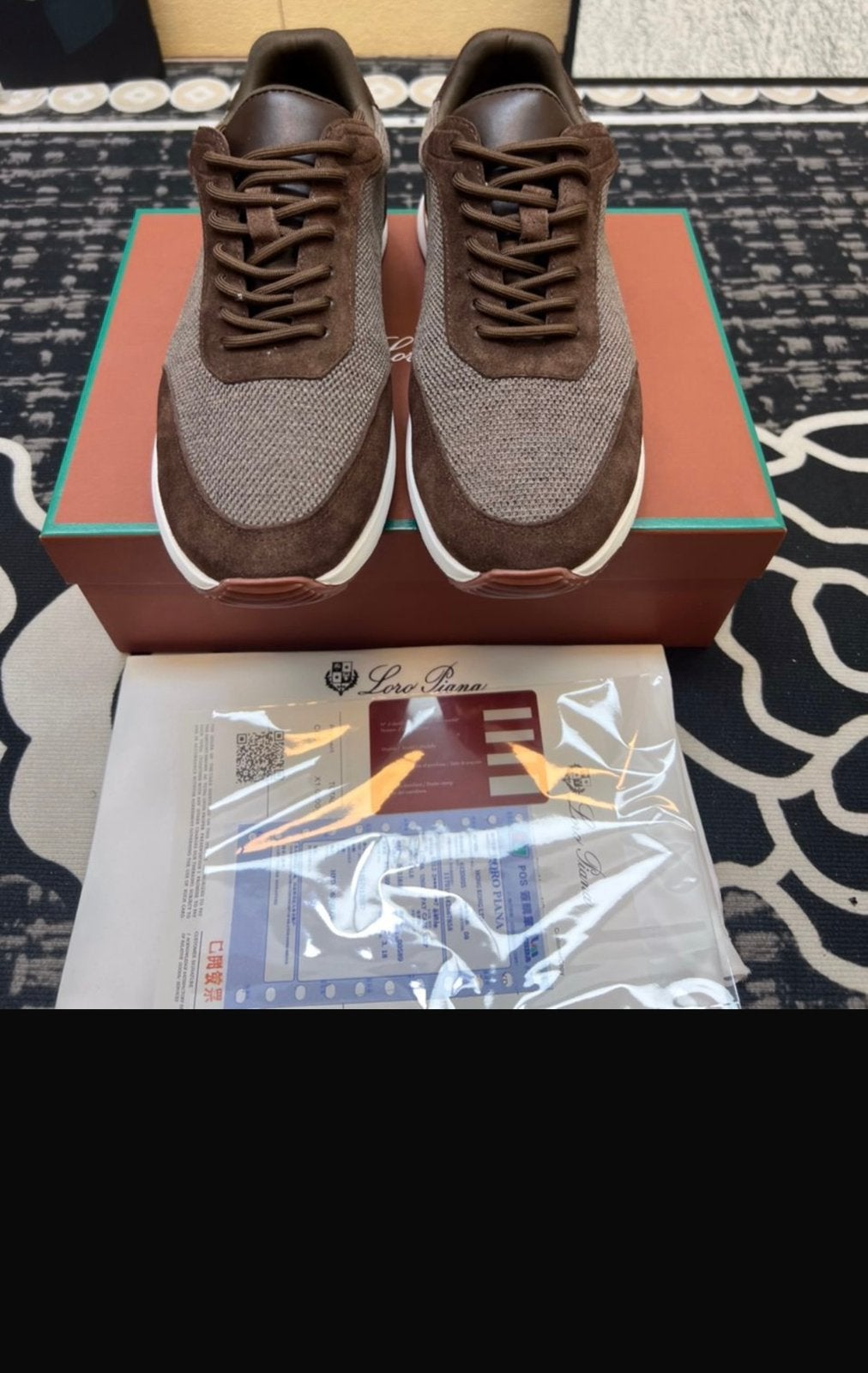 Loro Piana Sneakers Maat 41, Ophalen of Verzenden, Zo goed als nieuw, Bruin, Sneakers of Gympen