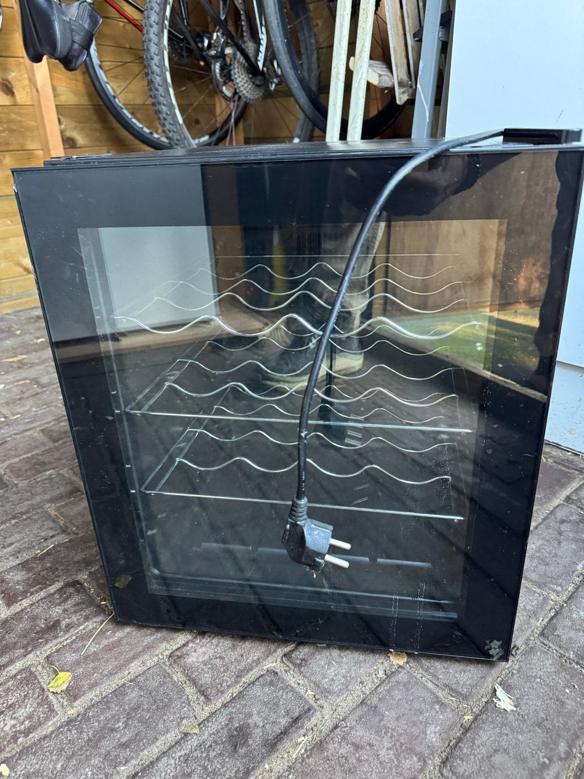 Compacte Wijnkoelkast - Perfect voor de Wijnliefhebber, Ophalen, Minder dan 75 liter, Zonder vriesvak, Gebruikt