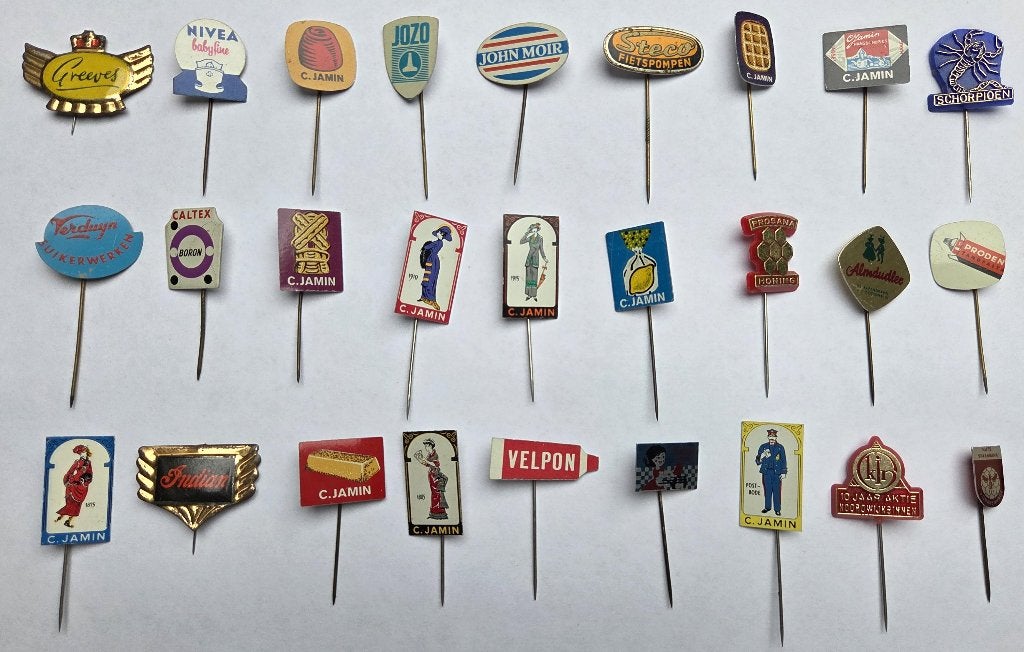 125 Speldjes. Bijna allemaal verschillend. Meest oud., Ophalen of Verzenden, Gebruikt, Overige onderwerpen, Speldje of Pin