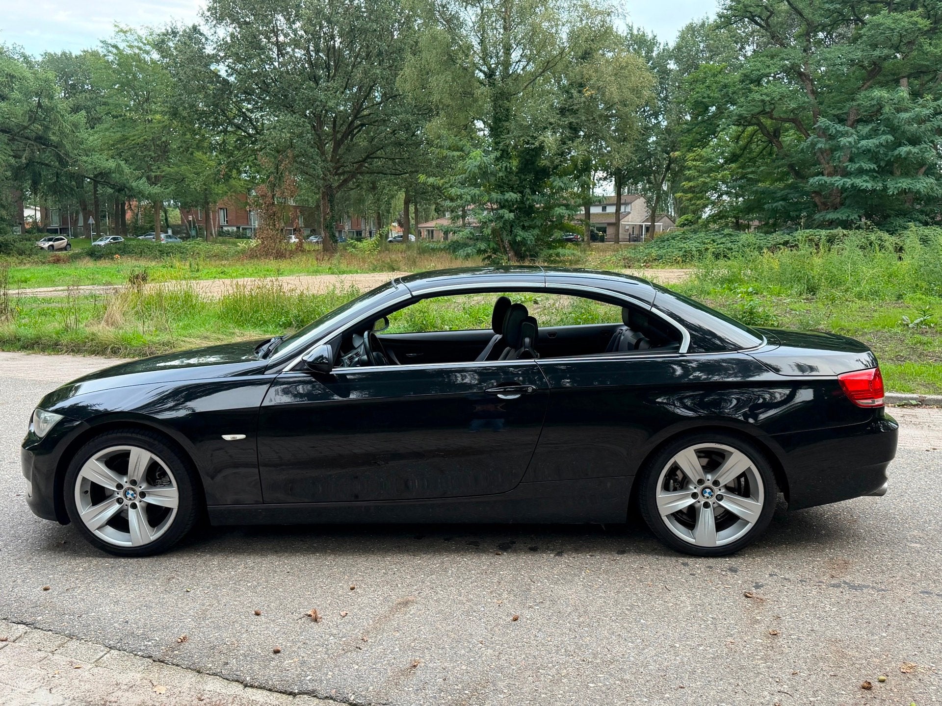 BMW 3-serie Cabrio 325i 2009 Zwart Automaat, Auto's, Dealer onderhouden, Achterwielaandrijving, Gebruikt, Zwart