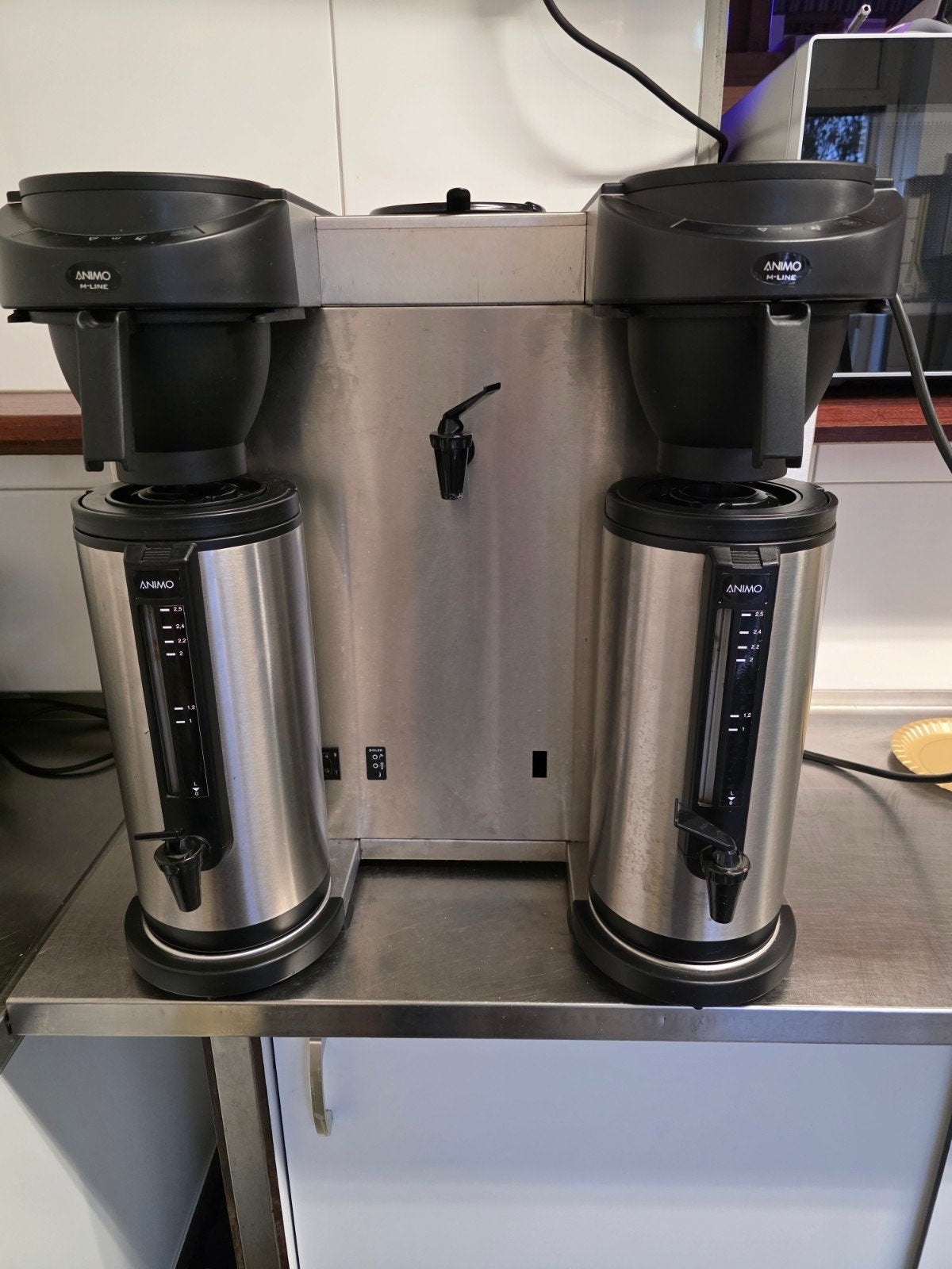 Animo M-Line Koffiemachine met dubbele thermoskan, Gebruikt, 10 kopjes of meer, Koffiemachine, Gemalen koffie