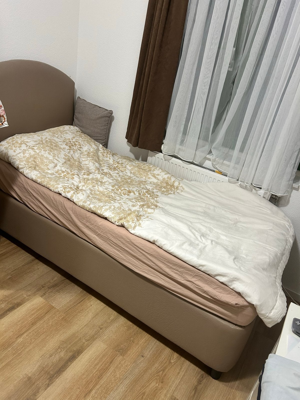 Eenpersoonsbed 90x200 met onderberging en hoofdsteun, Huis en Inrichting, Slaapkamer | Bedden, Ophalen, Gebruikt, 90 cm, Eenpersoons