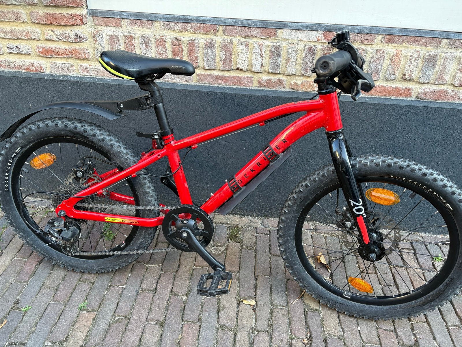 Rockrider Race 900R Kinderfiets 20 inch rood, Ophalen, Zo goed als nieuw, Schijfrem, 20 inch of meer