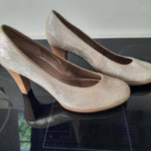 Pumps 40 merk gabor 7 met gouden feestelijke gloed, Kleding | Dames, Verzenden, Zo goed als nieuw, Beige