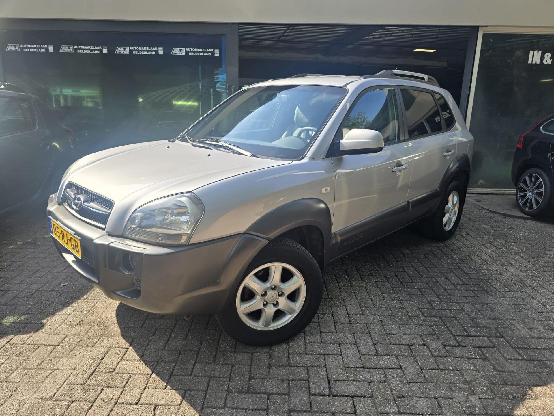 Hyundai Tucson 2.0i Dynamic | NIEUWE APK |3/6 OF 12 MND GARA, Auto's, Stof, Gebruikt, 4 cilinders, Origineel Nederlands