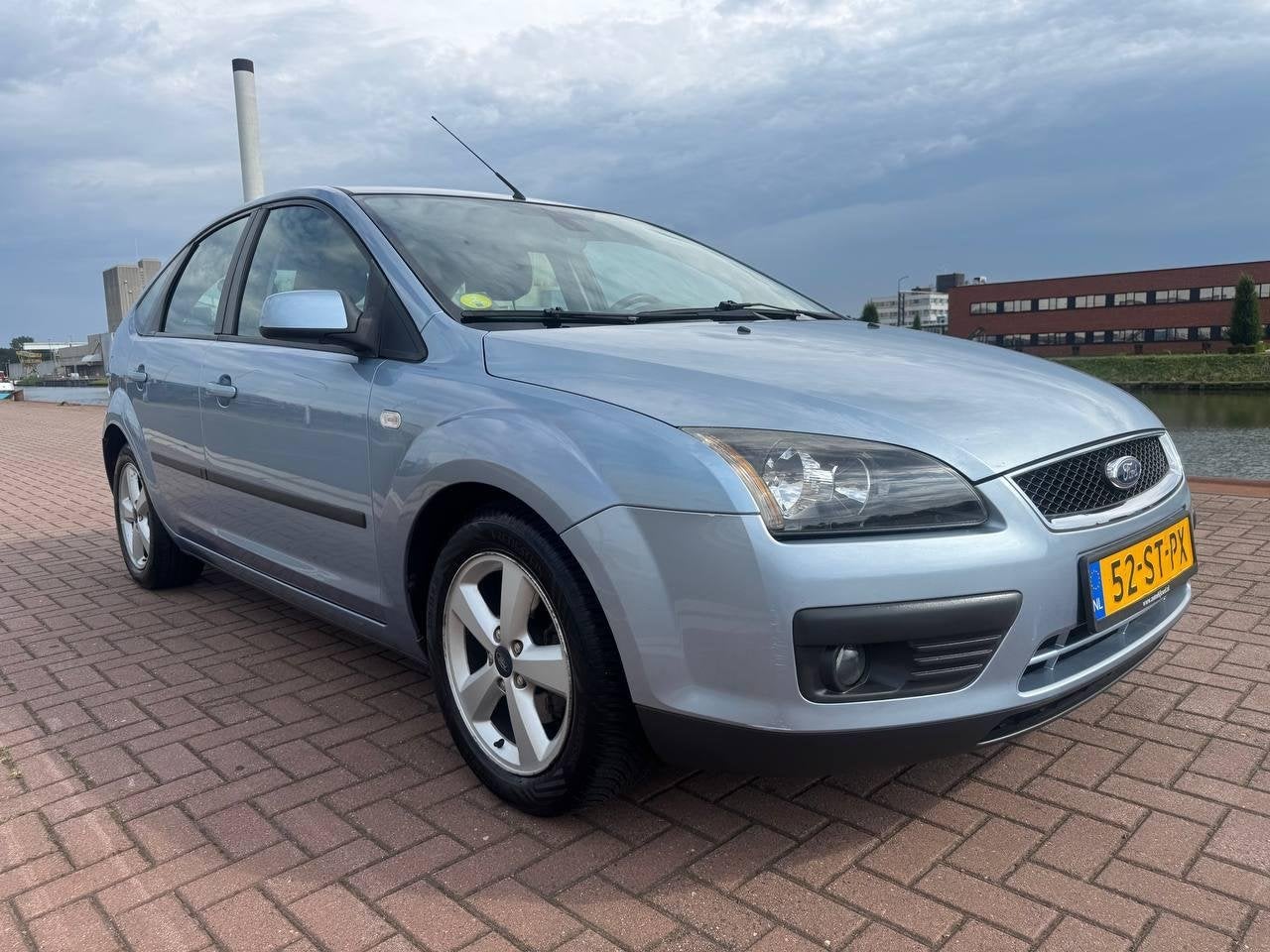 Foto 25 van Ford Focus 1.6-16V Futura