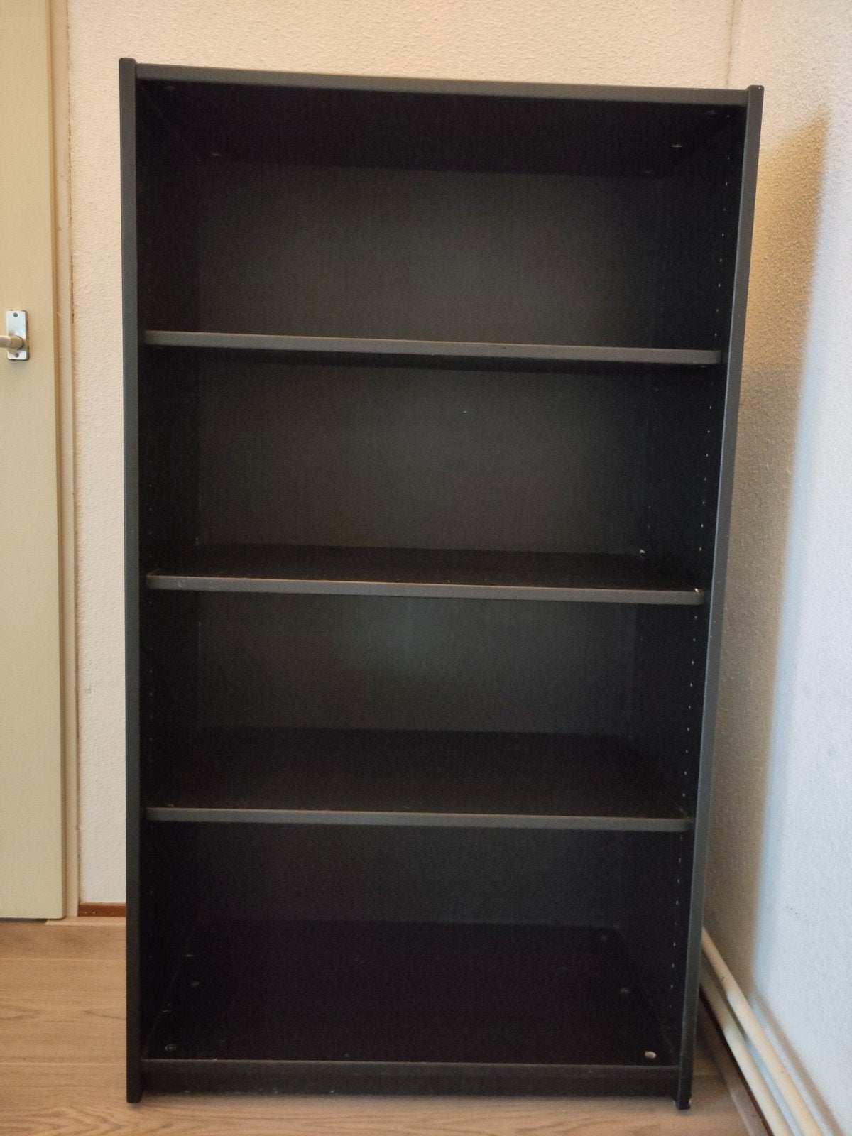 Zwarte houten kast, Ophalen, Gebruikt, 25 tot 50 cm, 100 tot 150 cm