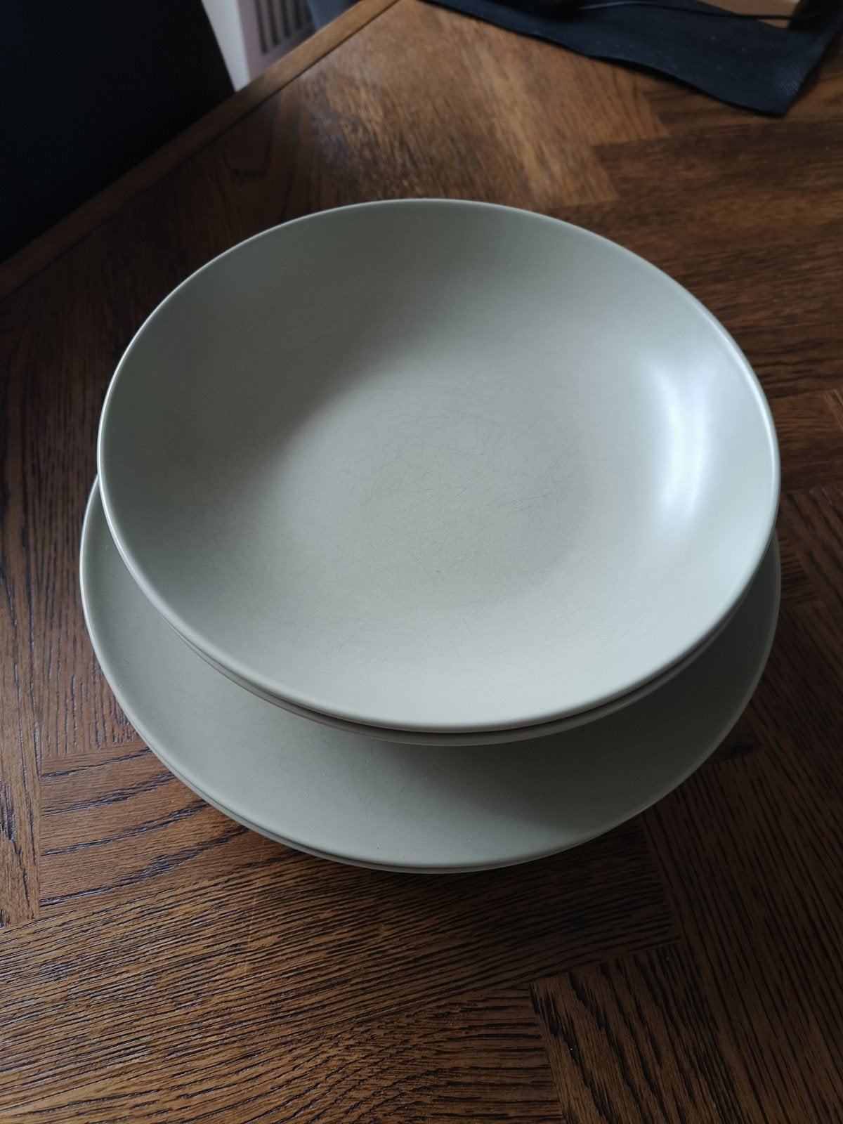 IKEA servies: 6 dinerborden en 2 diepe borden (gratis), Huis en Inrichting, Ophalen, Gebruikt, IKEA, Bord(en)
