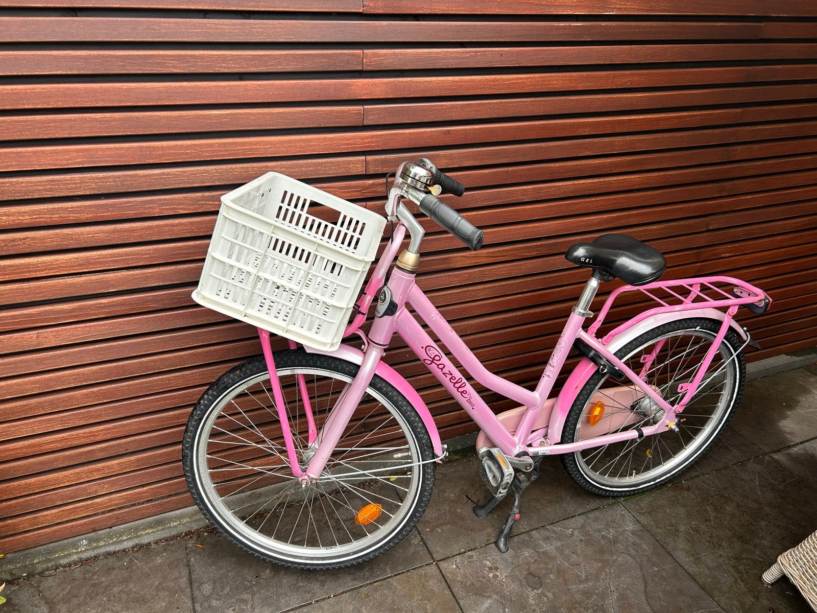 Roze Gazelle meisjesfiets met mandje - 24 inch, Fietsen en Brommers, Ophalen, Terugtraprem, Handrem, Gebruikt