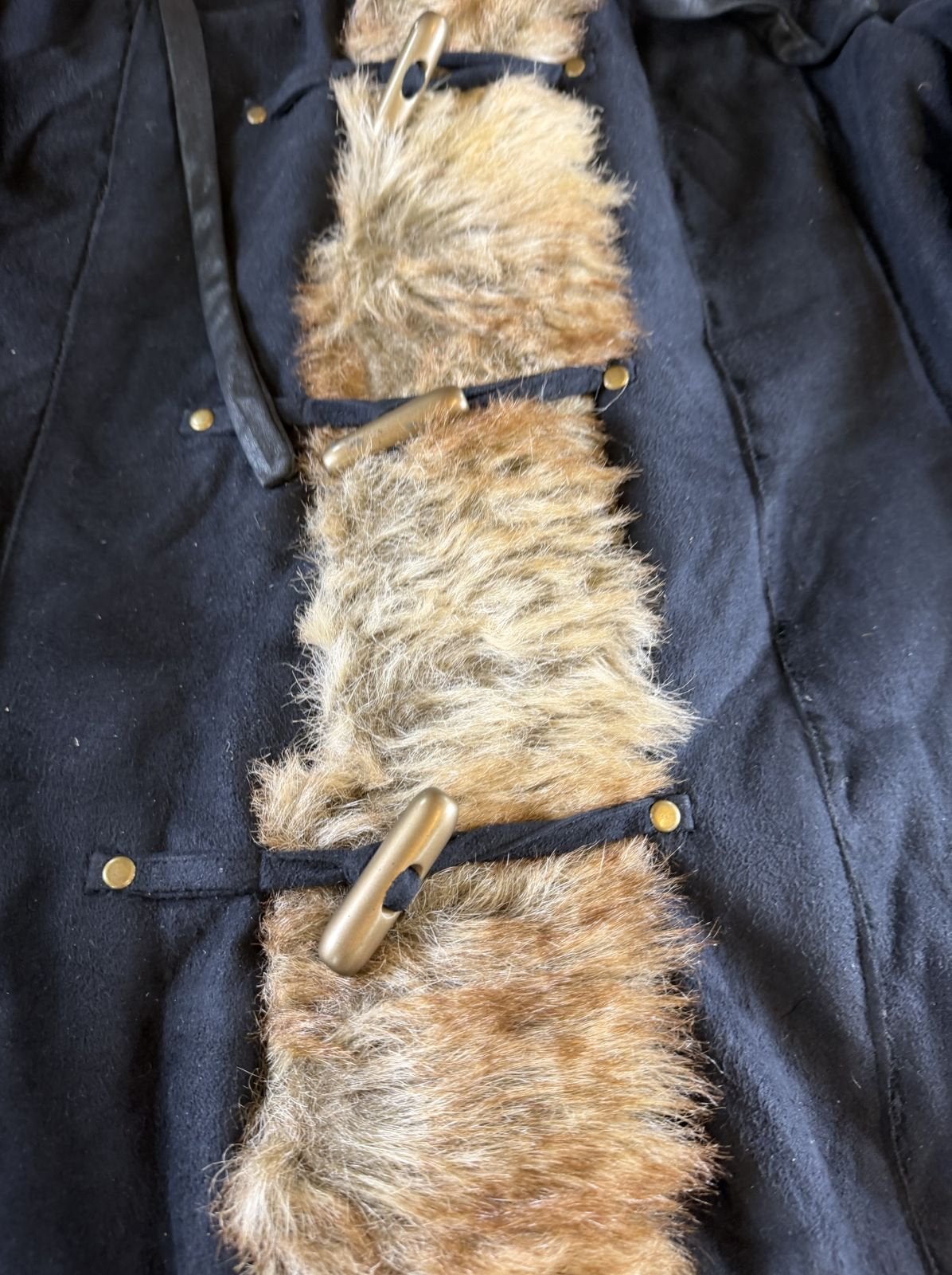 Blauwe shearling-look jas (penny coat / afghaanse jas),, Bayline Vintage Trading, Maat 42/44 (L), Zo goed als nieuw, Nassausingel 26, 4811 DG Breda, Nederland