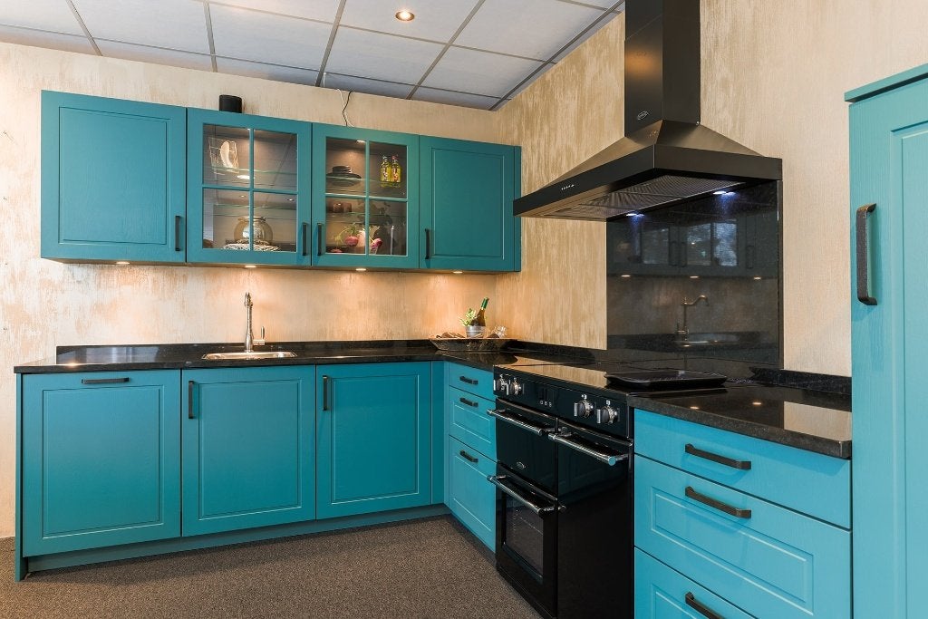 Showroom keuken - kader front met granieten werkblad, Huis en Inrichting, Keuken | Complete keukens, Ophalen, Hoekkeuken, Hoogglans of Gelakt