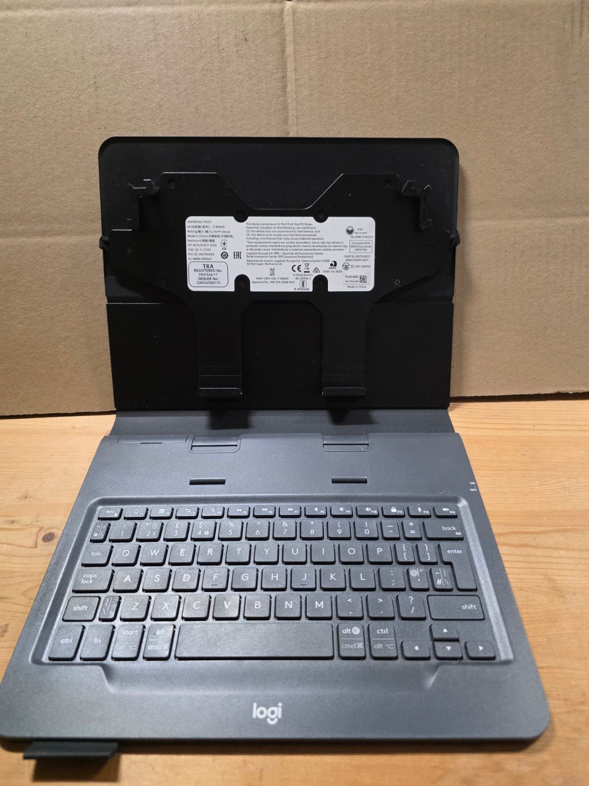 Logitech Universal Folio Y-R0063 QWERTY Toetsenbord, Logitech, Ophalen of Verzenden, Zo goed als nieuw, Draadloos