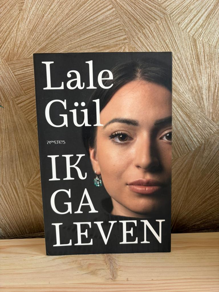 Lale Gül - Ik Ga Leven, Boeken, Ophalen of Verzenden, Zo goed als nieuw