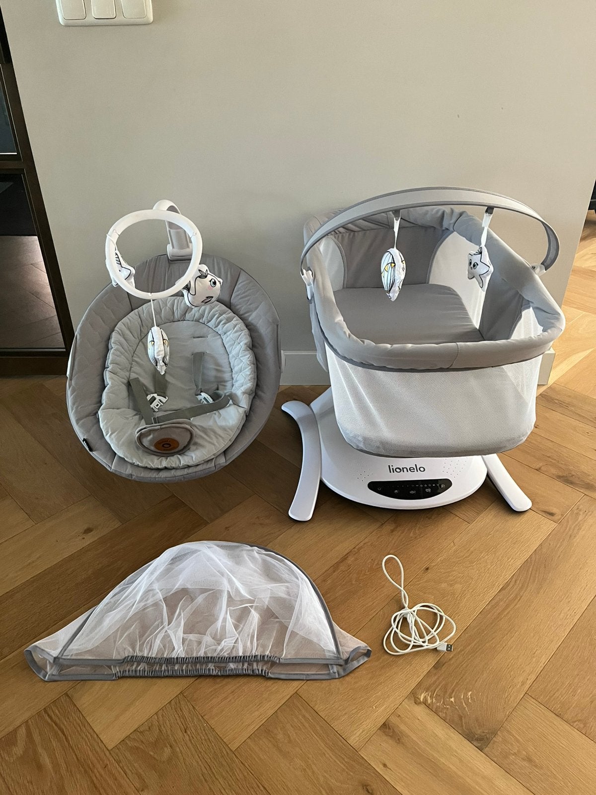 Lionelo 2-in-1 elektrische wieg en wipstoel, Kinderen en Baby's, Ophalen, Zo goed als nieuw