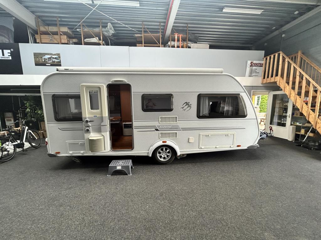 Knaus Sudwind Exclusive 500 EU Enkele bedden Mover tent, Caravans en Kamperen, Caravans, Rondzit, Schokbreker, Bedrijf, 5 tot 6 meter