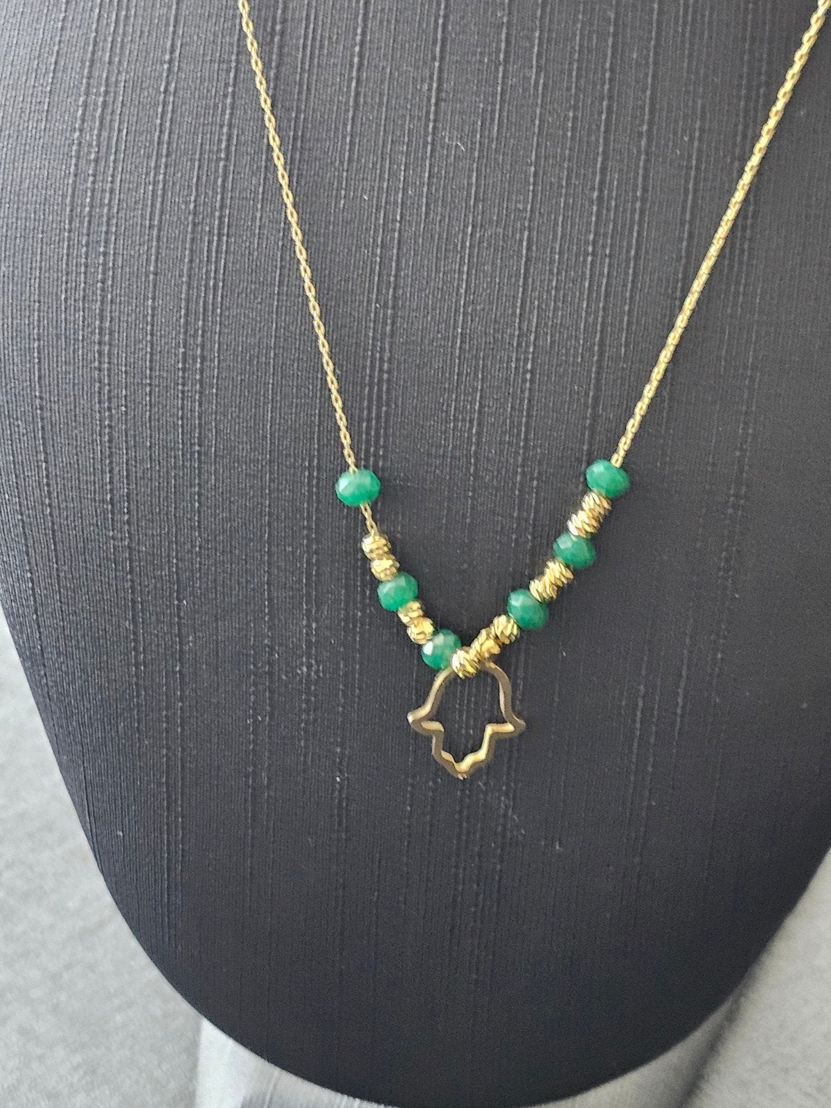 Gouden  kleur ketting met groene kralen en Hamsa handje, Nieuw, Ophalen of Verzenden, Goud, Overige materialen