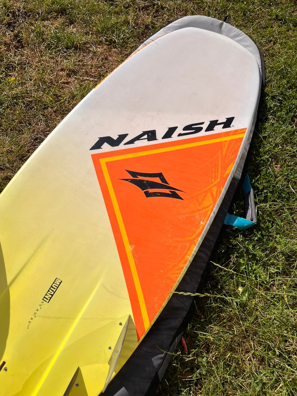 Naish Mutant – 5’2 board | strapless directional surf, Watersport en Boten, Kitesurfen, Directional, Ophalen, Zo goed als nieuw
