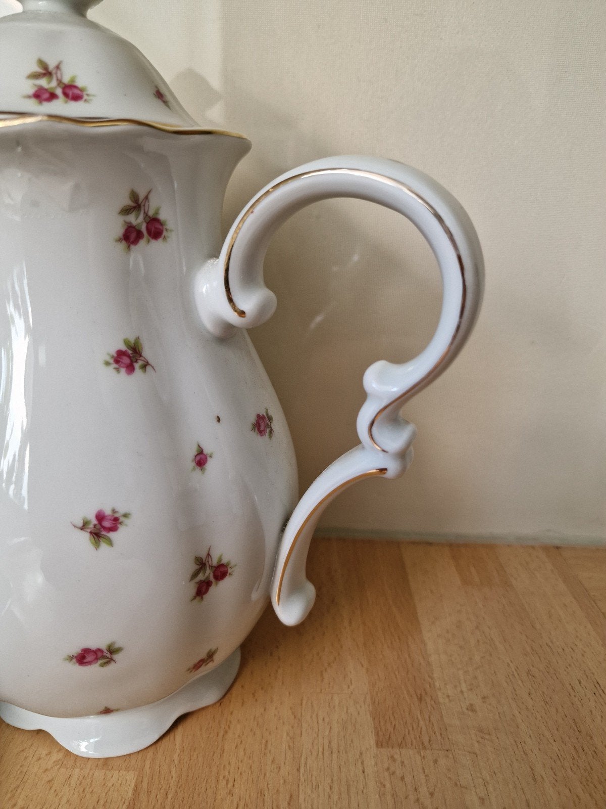 Pot met roosjes van Bavaria Mitterteich, Antiek en Kunst, Ophalen of Verzenden