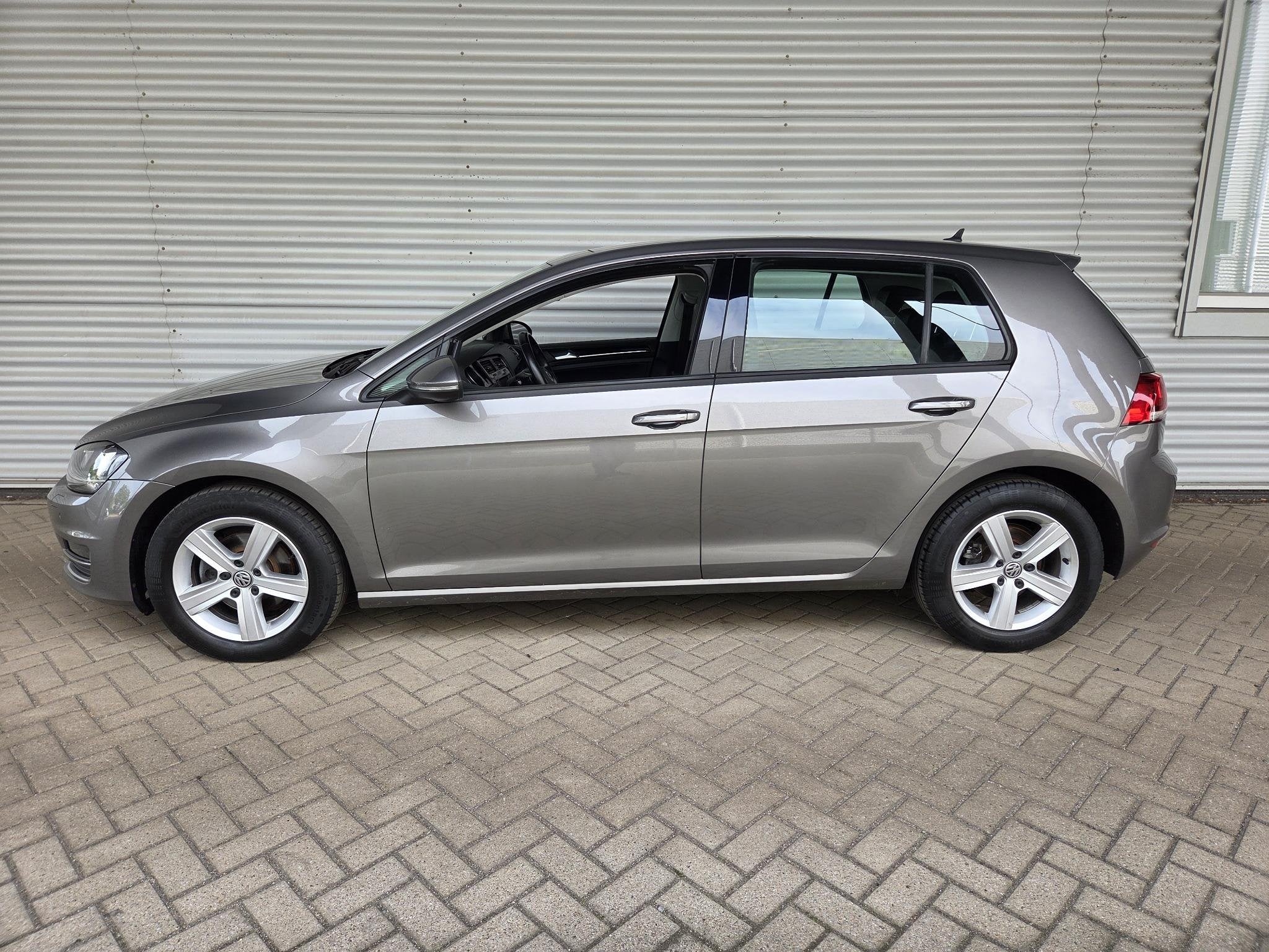 Volkswagen Golf 1.4 TSI ACT Highline, Auto's, Dealer onderhouden, Gebruikt, 4 cilinders, Parkeersensor