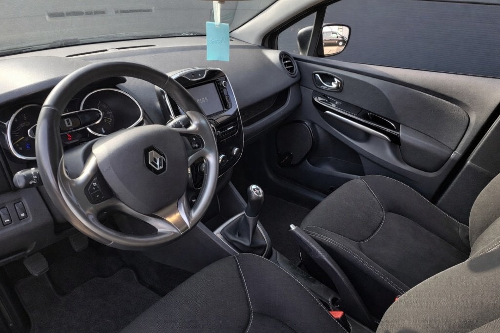 Renault Clio 1.5 dCi Night&Day Navi/Bluetooth/LED ✅, Auto's, Renault, Gebruikt, 4 cilinders, 96 €/maand, Zwart