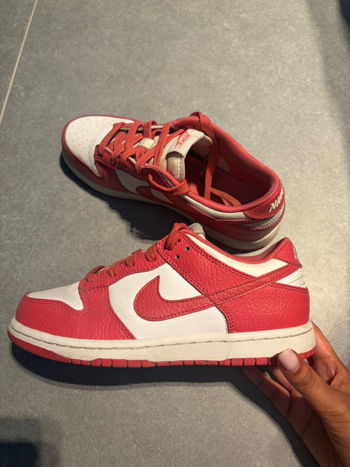 Nike Dunk Low Archeo Pink (PS) – EU 35, Kleding | Heren, Schoenen, Zo goed als nieuw, Overige kleuren, Ophalen of Verzenden