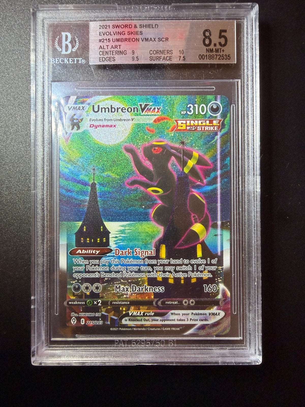 Umbreon VMAX #215 BGS 8,5, Hobby en Vrije tijd, Verzamelkaartspellen | Pokémon, Ophalen of Verzenden, Nieuw, Losse kaart, Foil