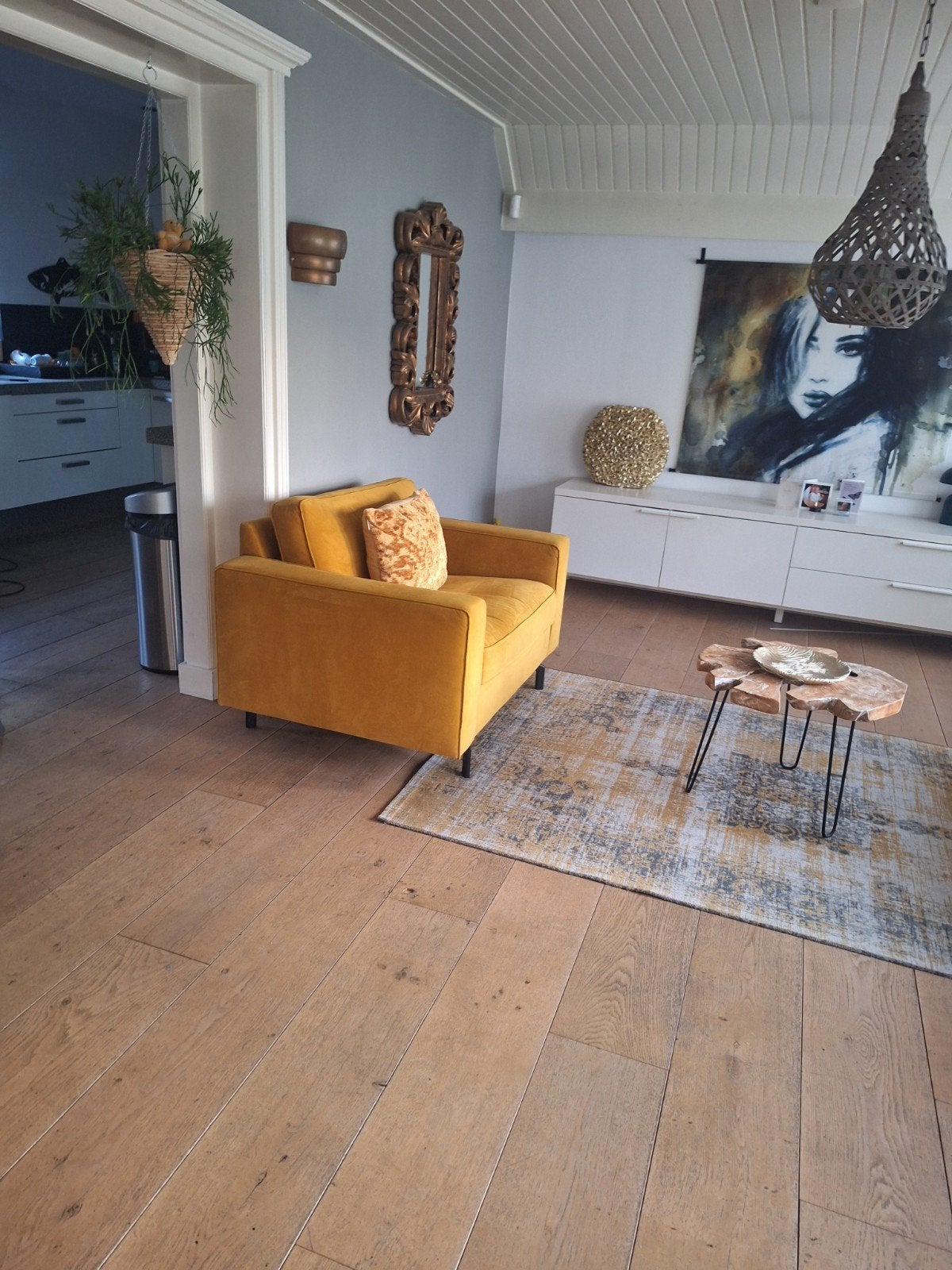Loveseat 1,5 zitter velours okergeel  mosterd, Huis en Inrichting, Fauteuils, Ophalen, Zo goed als nieuw, 75 tot 100 cm