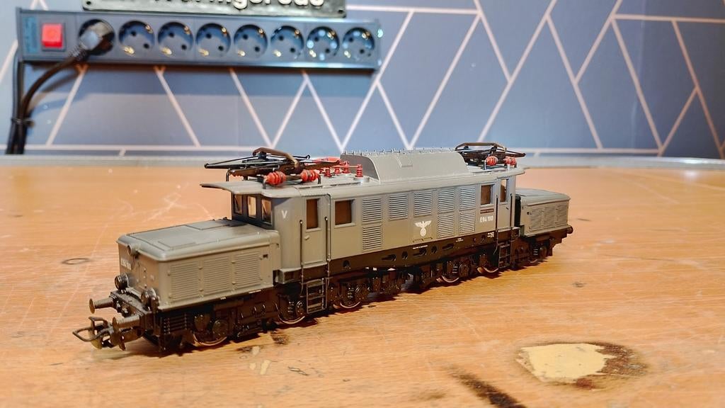 Märklin E94 190 Deutsche Reichsbahn zeer mooi overgespoten, Wisselstroom, Locomotief, Ophalen of Verzenden, Zo goed als nieuw