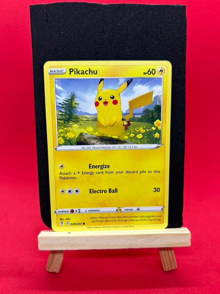 Pikachu 049/203, Ophalen of Verzenden, Zo goed als nieuw