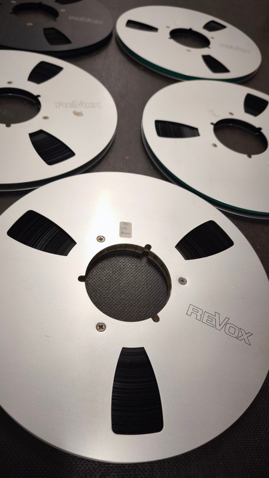 5x Revox Reels Original 26,CM METAL Set (4x zilver, 1x zwart, Audio, Tv en Foto, Bandrecorders, Ophalen, Onderdeel, Met banden