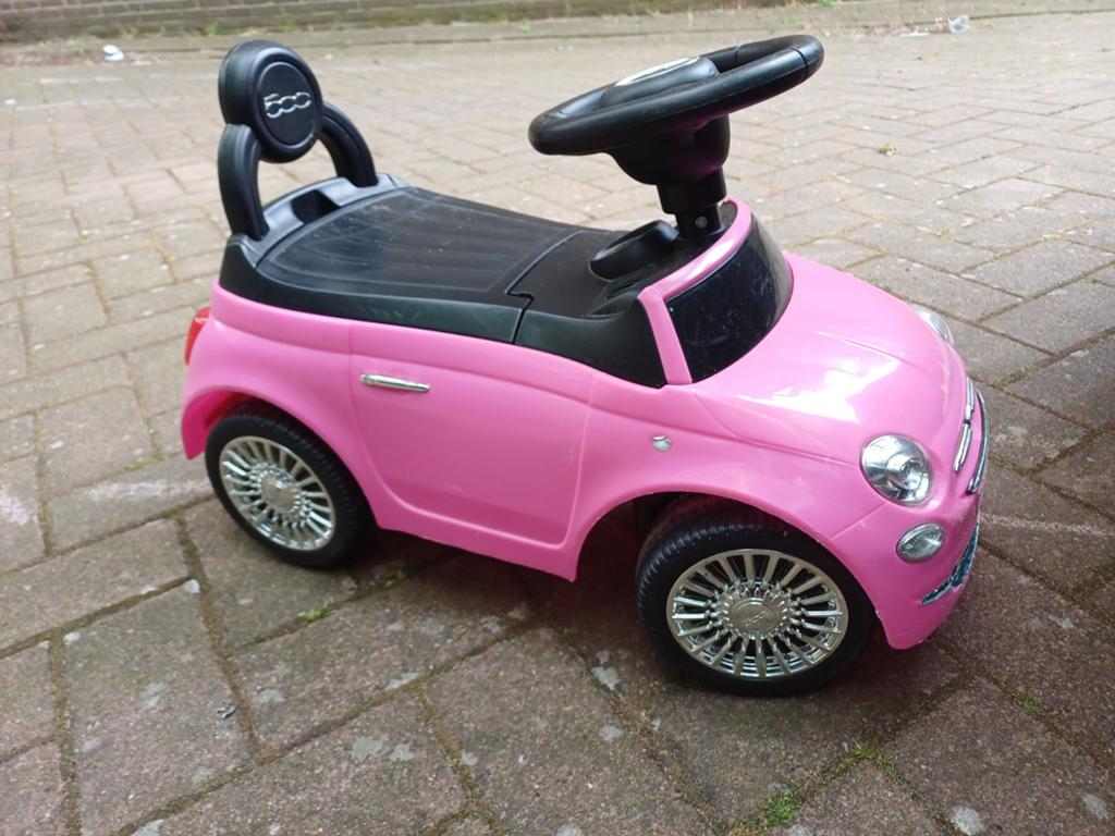 Fiat loopauto inclusief batterijen, Kinderen en Baby's, Ophalen of Verzenden, Gebruikt, Loopvoertuig