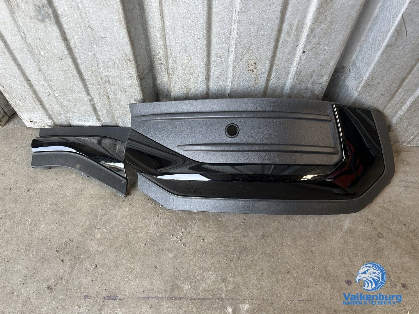 Originele Audi Q5 80F Achter bumper rechts hoek zwart 80F807