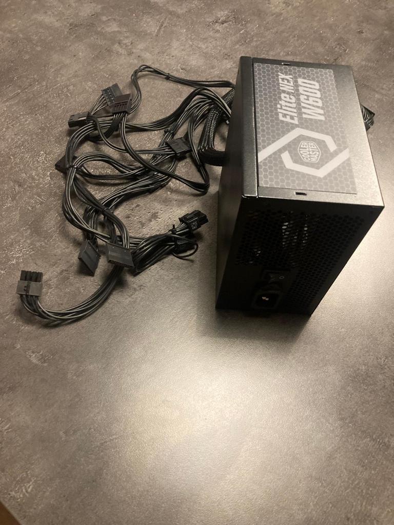 Cooler Master Elite NEX W600 Voeding, Computers en Software, Interne voedingen, Ophalen of Verzenden, Zo goed als nieuw