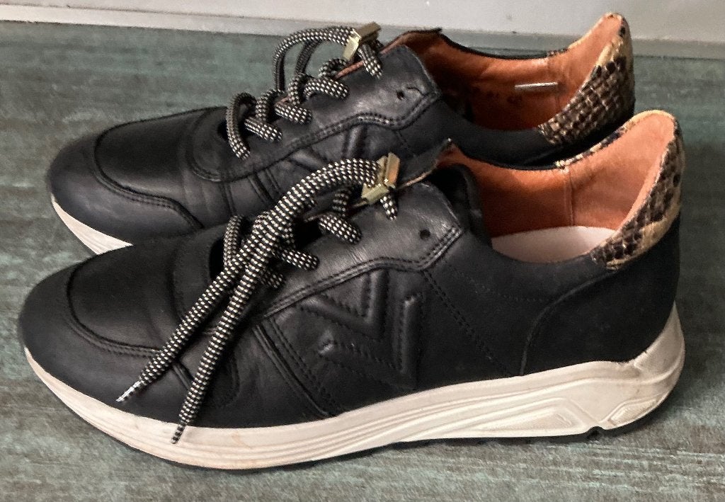 ViaVai. Zwarte leren sneakers.  Mt 42., Via Vai, Zwart, Ophalen of Verzenden, Sneakers of Gympen