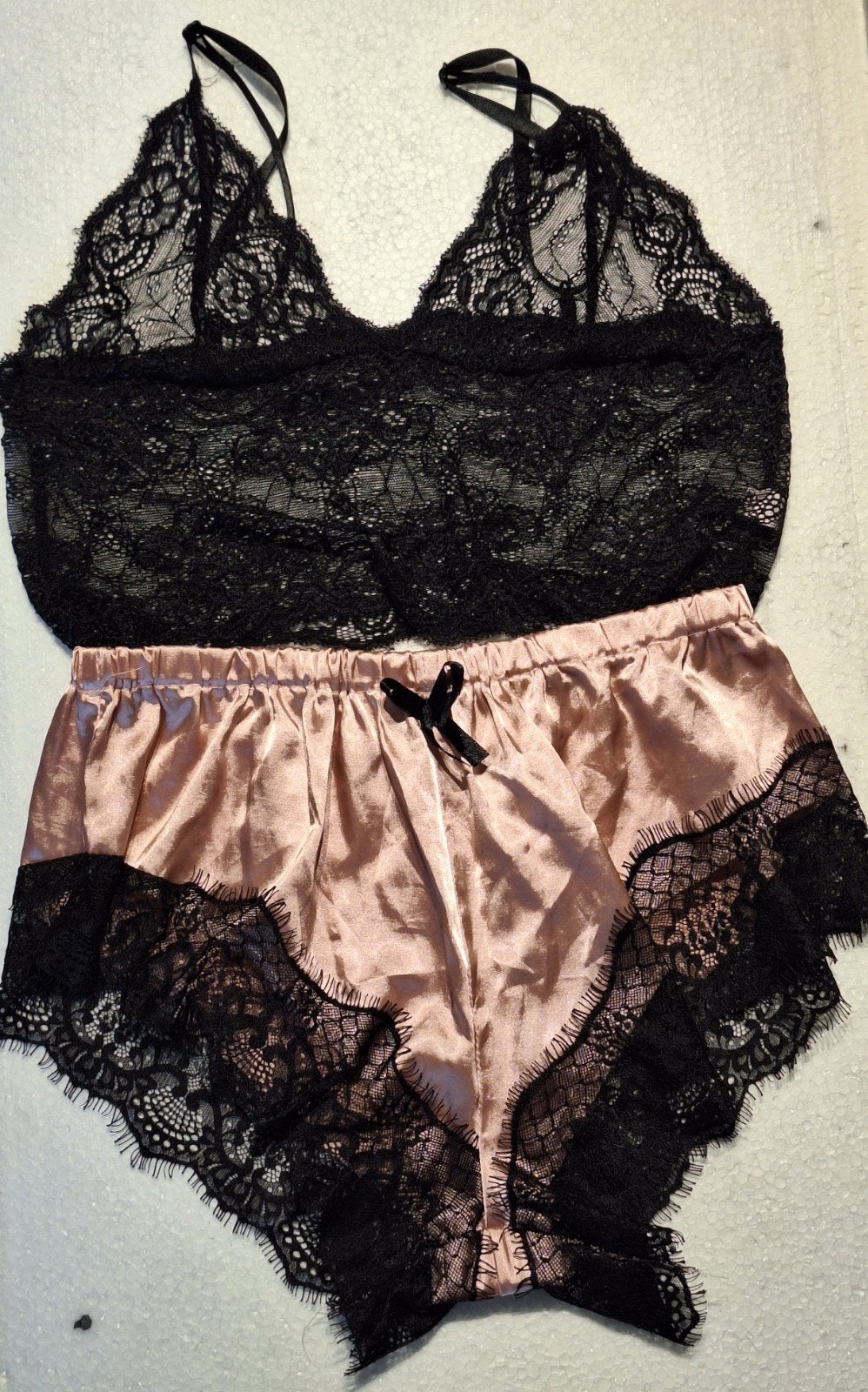 Nieuw satijnen slaap-setje van Shein maat L, Kleding | Dames, Pyjama's, Shein, Verzenden, Nieuw, Maat 42/44 (L)